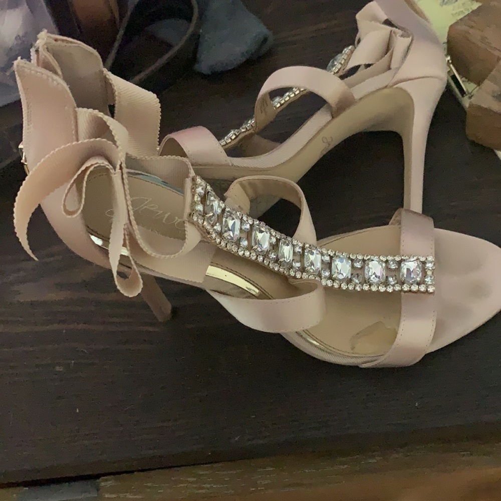 Badgley Mischka Jewel Heels - Picture 2 of 3
